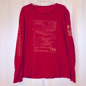 New condition mens long sleeve. Never worn.